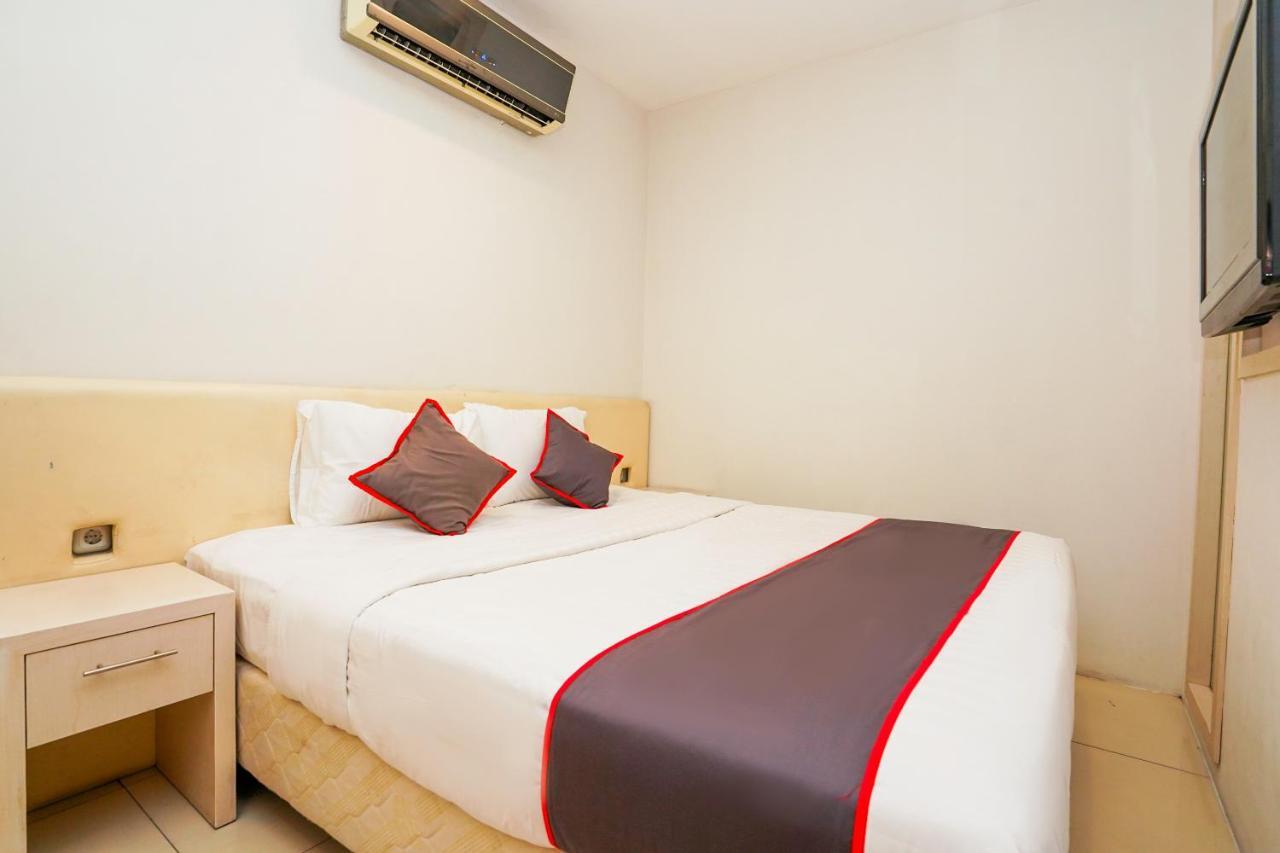 Collection O 29 Twin Tower Hotell Surabaya Exteriör bild