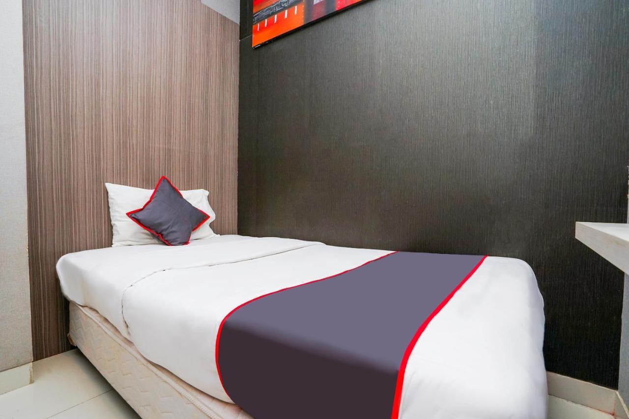 Collection O 29 Twin Tower Hotell Surabaya Exteriör bild