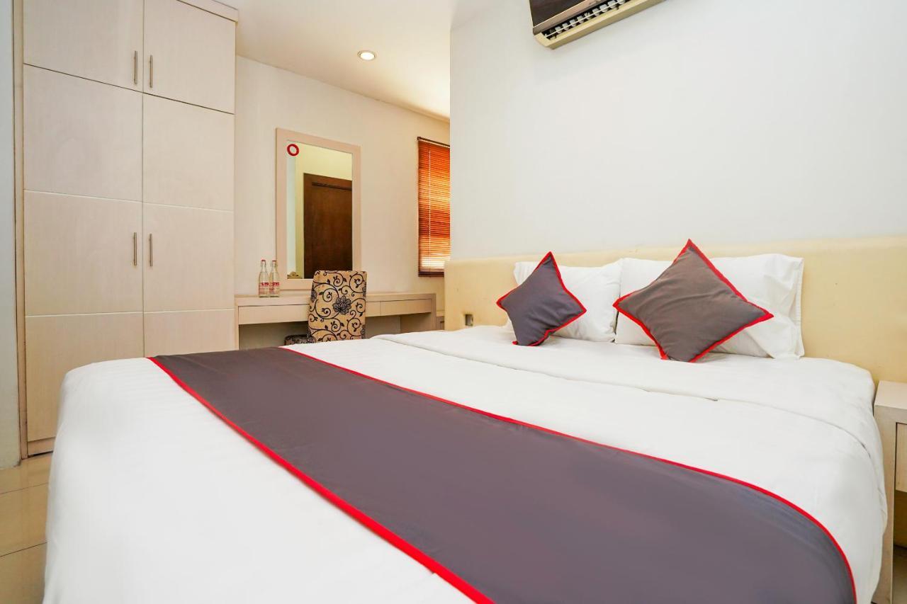 Collection O 29 Twin Tower Hotell Surabaya Exteriör bild