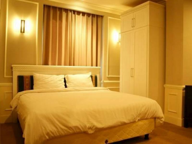 Collection O 29 Twin Tower Hotell Surabaya Exteriör bild